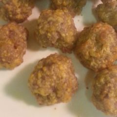 3 ingredient sausage balls A picture of 3 ingredient sausage balls.