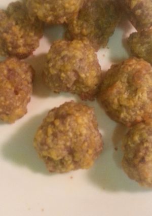 A picture of 3 ingredient sausage balls.