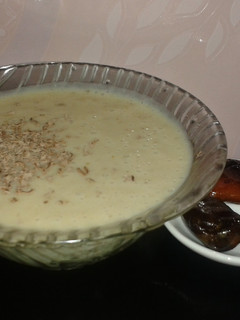 A picture of Tasteful khaki and dates juice.