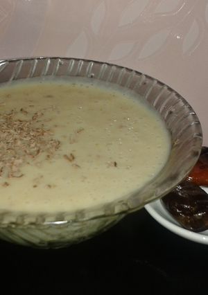 A picture of Tasteful khaki and dates juice.