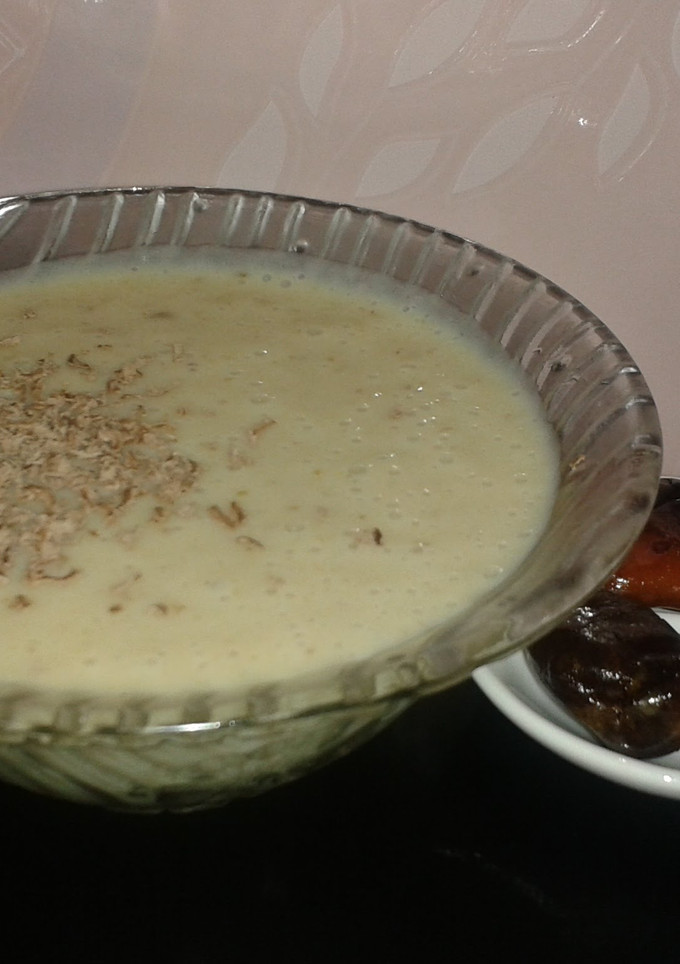 A picture of Tasteful khaki and dates juice.