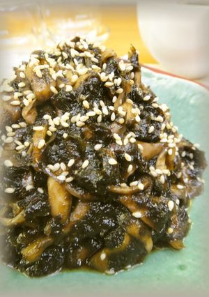 A picture of Maitake Mushrooms and Nori Seaweed Tsukudani.
