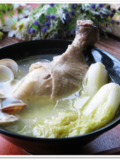 [娃娃菜蛤蠣蒜頭雞湯]鮮上鮮美味 的食譜成品照片