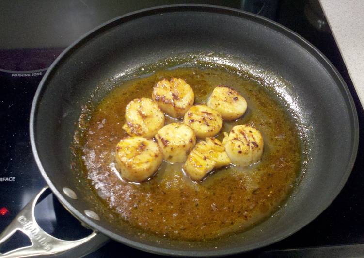 Step-by-Step Guide to Prepare Homemade Seared Scallops With Sherry And Herb Sauce