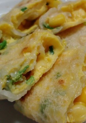 A picture of Taiwanese Danbing-style Breakfast Crepe with Egg and Flour.