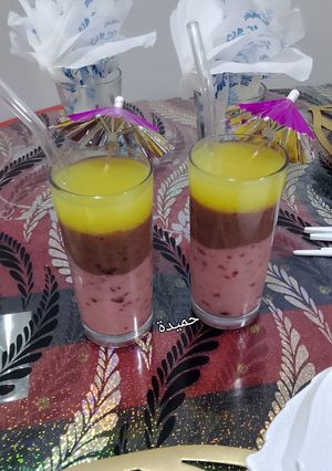 صورة لوصفة عصير الخوخ وفراولة وبرتقال