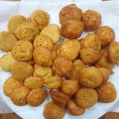 A picture of بیسن کے بڑے.