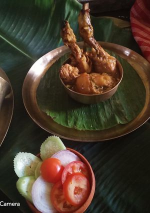 মুরগির আলু দিয়ে ঝোল (murgir alu diye jhol recipe in bengali) রেসিপির প্রধান ছবি