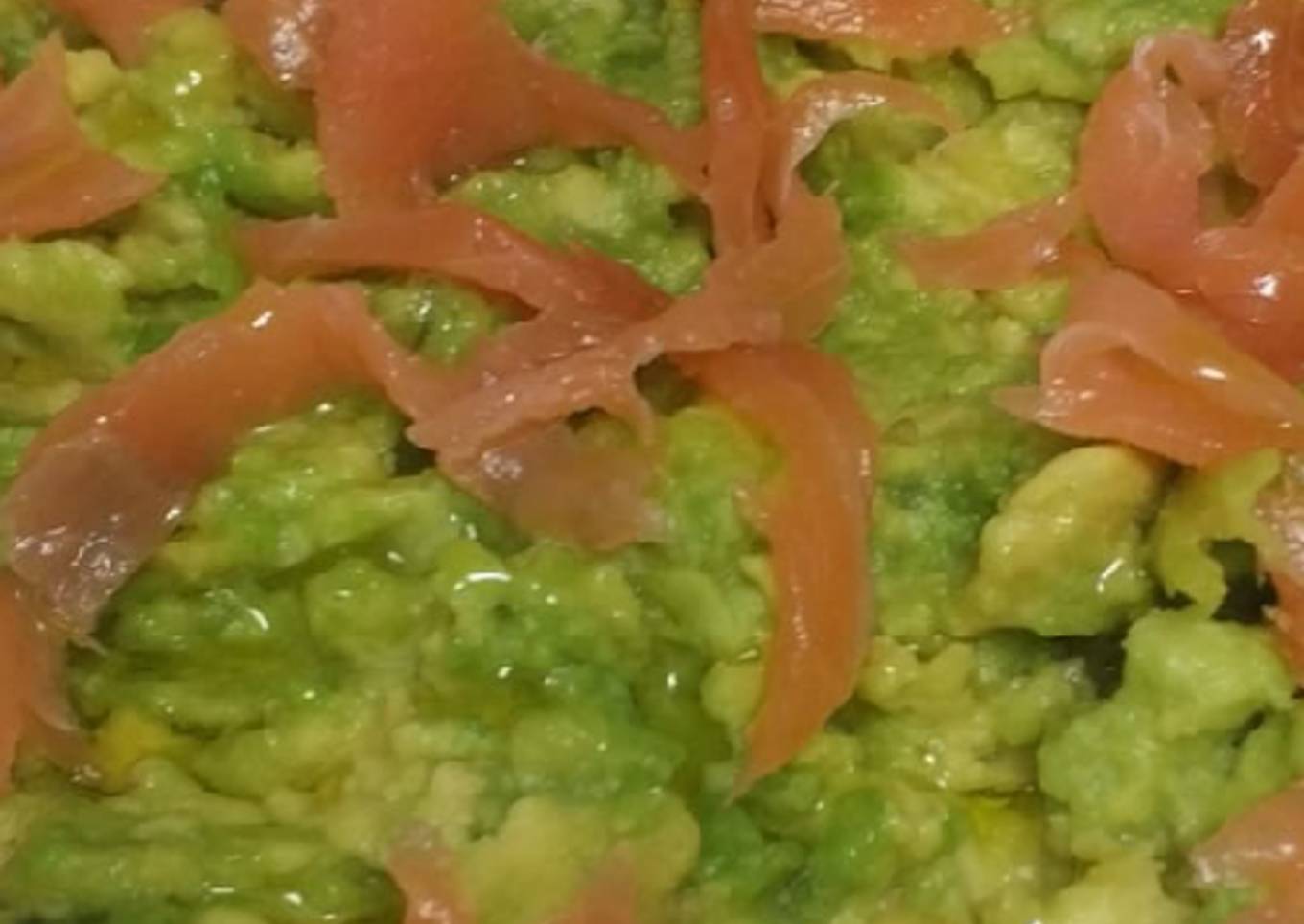 Aguacate con salmón