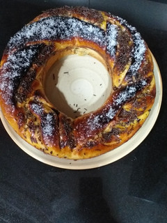 Una foto de Brioche de yogur con mermelada y chocolate