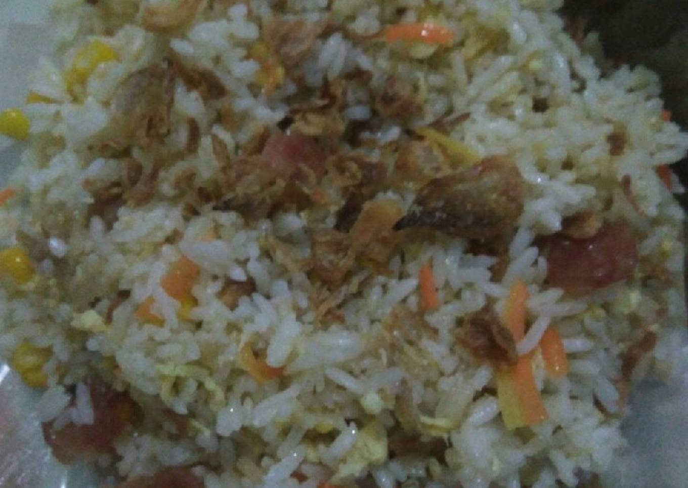 Nasgor Lapchiang (Nasi Goreng Sosis Babi)