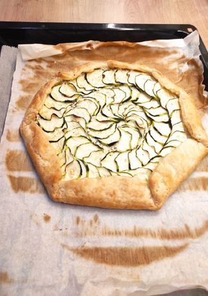 Une photo de Tarte rustique courgette chèvre