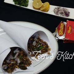 A picture of Sprouted Moong Jor Garam.