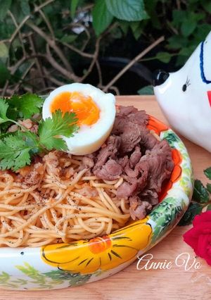 Hình của món Mì trộn bò xào.
