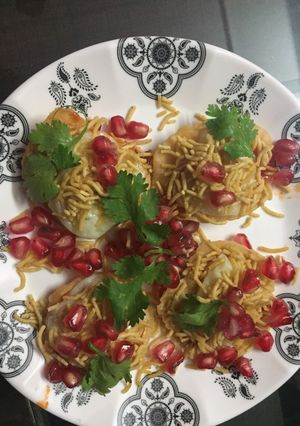 A picture of Papdi pizza chat.