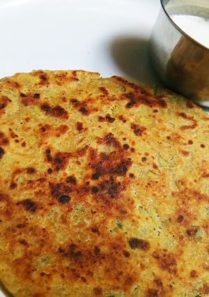 A picture of Leftover khichdi paratha.