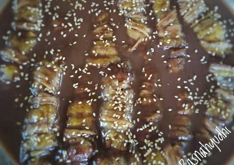 Pisang Gulung Terbalik Saus Coklat