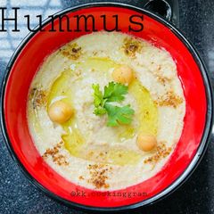 A picture of Hummus.