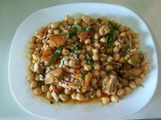 Una foto de marisco al escabeche