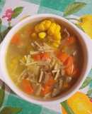 Sopa de fideos con carne y jojotos