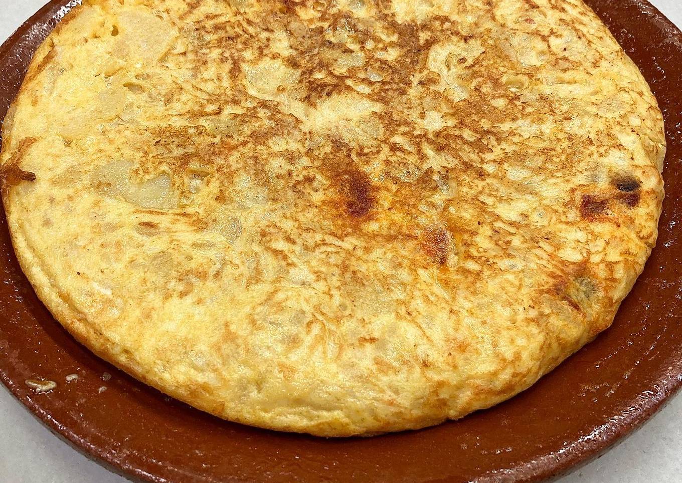 Tortilla picante de patatas y guindillas 🌶️