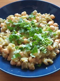 Una foto de Garbanzos con berenjena