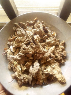 A picture of Homemade ginger, garlic and turmeric paste.