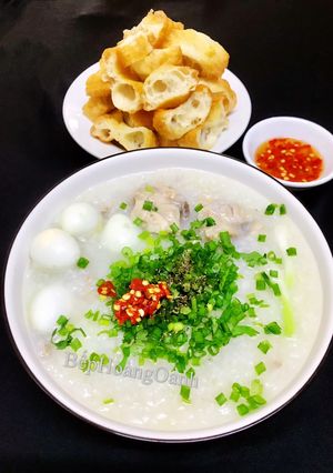 Hình của món Cháo Sườn Trứng Cút.