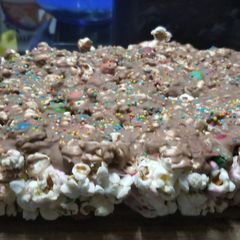 A picture of Popcorn marshmallow bars.