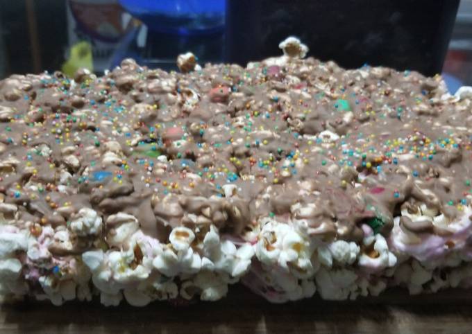 Popcorn marshmallow bars