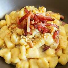 Foto di Gnocchetti gorgonzola speck e noci -Malloreddus-