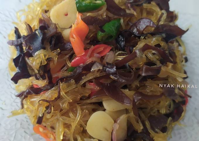 Ternyata ini loh! Resep memasak Oseng Soun Jamur Kuping  nikmat
