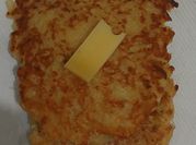 Une photo de pancakes maïzena