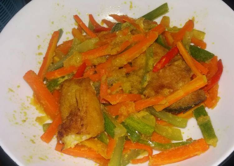 Bagaimana memasak Ikan Gabus Acar Kuning Lezat