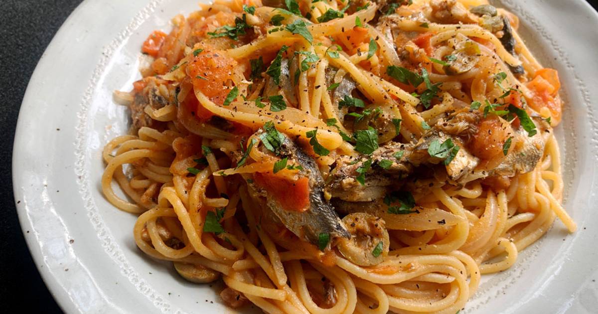 Canned Sardines & Tomato Spaghetti Recipe by Hiroko Liston Cookpad