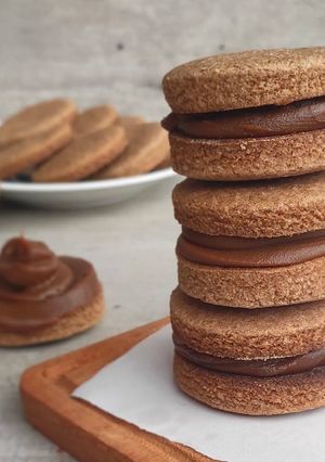 Una foto de Alfajores integrales con cacao