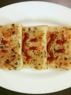 रवा वेज टोस्ट (rava veg toast recipe in Hindi) रेसिपी मुख्य फोटो