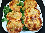 Una foto de obleas rellenas al horno