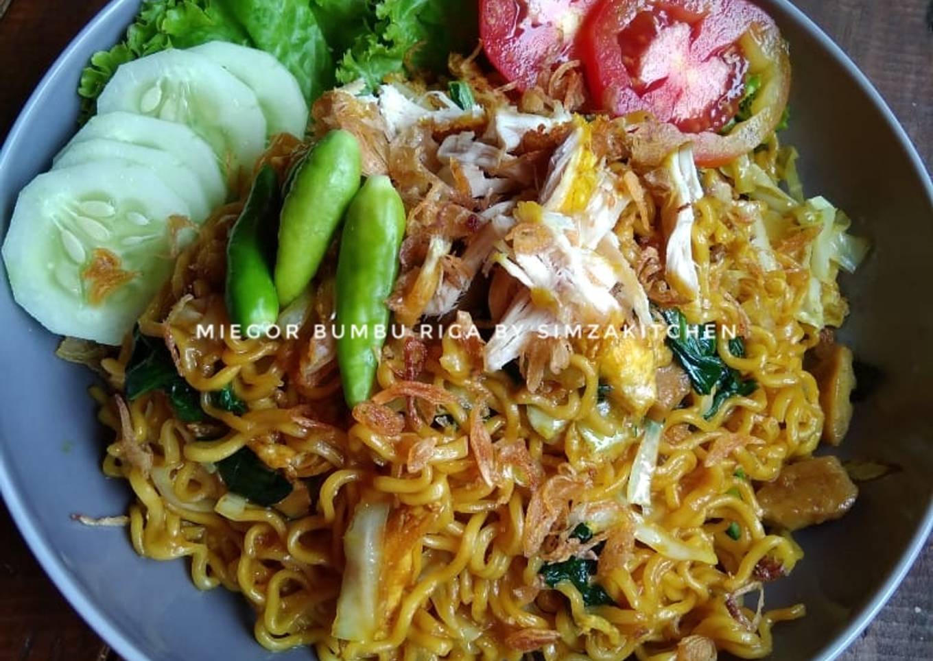 Mie goreng bumbu rica