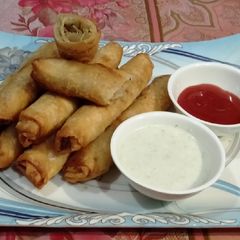 A picture of Spring rolls.