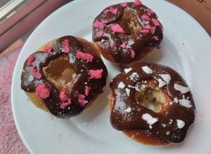 Una foto de Donuts🍩 con masa de bizcocho caseros🍩🍫🍯