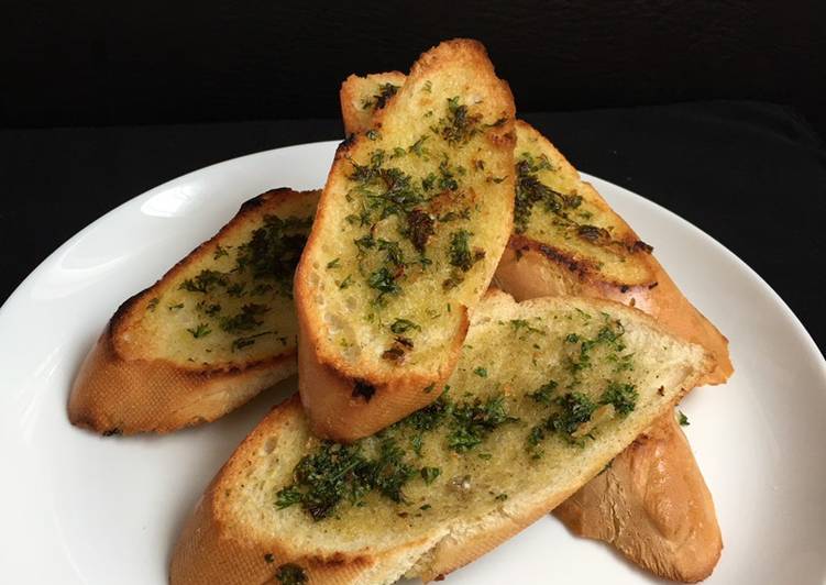 How to Make Delicious French Garlic Bread