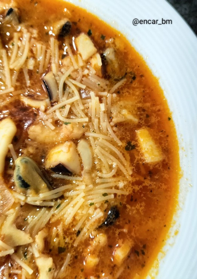Una foto de Sopa del senyoret con fideos -sencilla y rápida-