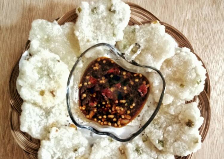Cireng salju bumbu rujak