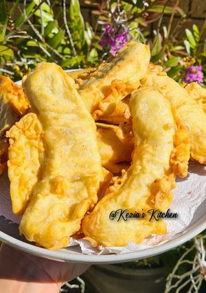 A picture of BANANA FRITTER (PISANG GORENG).