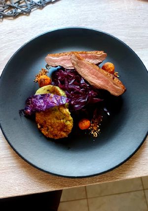 Rose kacsamell vörösboros párolt káposzta, cukkinkröszti, sütőtök recept fotója