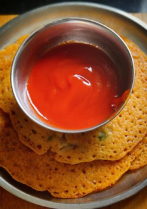 A picture of Oats Semolina pancakes.