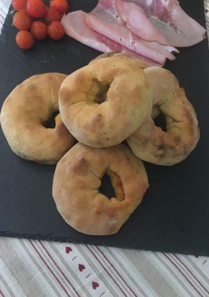 Foto di Ciambelline ripiene al forno