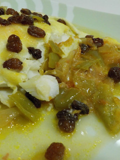 Una foto de Bacalao con alioli al horno y salsa de verduras