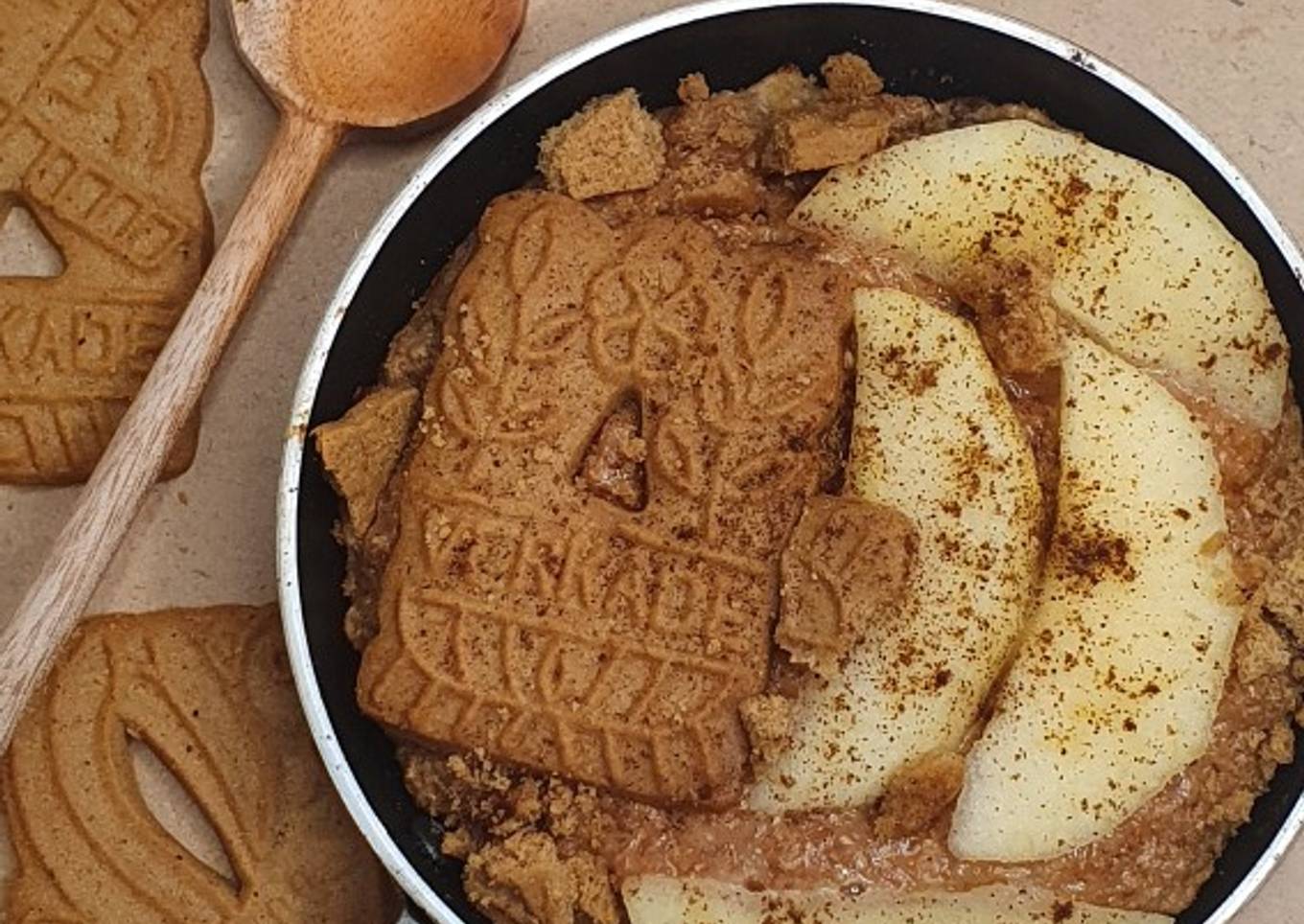 Apple Ginger Skillet Cake